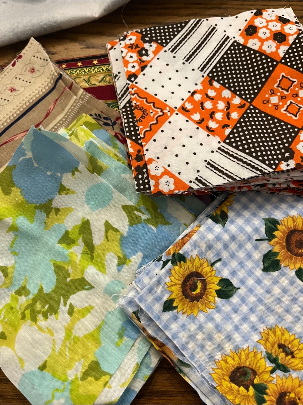 Vintage Floral & Gingham Fabric Bundle - Sunflower,Patchwork
165 5” patches